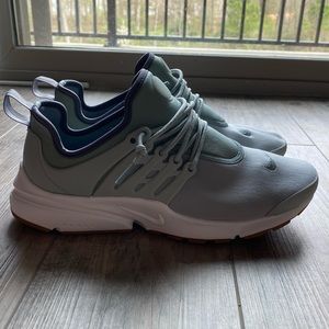 Green Nike Air Presto Sneakers